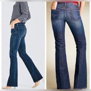 AG Adriano Goldschmied the Club medium wash flared 5-pocket jeans. Size 27R